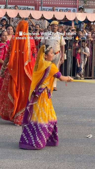 all eyes are on her! ✨ #viralreels #jaipur #teejfestival