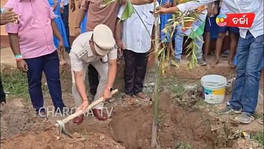 କଣାସ ଥାନା ଅଧିକାରୀ ଙ୍କ ନିଆରା ପତକା ଉତଳନ ||charcha news