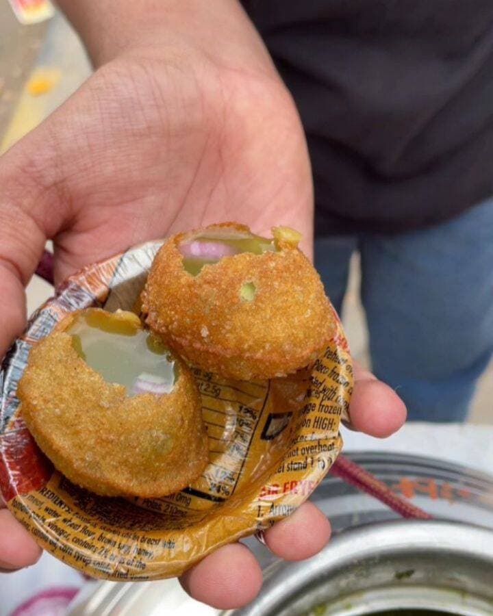 FOLLOW @bhukkad_prayagi 12k karwa do
Tag your PANIPURI PARTNERЁЯШЛтЭдя╕ПShare this with PANIPURI LOVERSЁЯШНтЭдя╕П
WHICH ONE WILL YOU PICK
SUJI WALE OR AATE WALE ЁЯзР
FOLLOW @bhukkad_prayagi FOR MORE SUCH DELIGHTFUL UPDATES тЬЕ
REPOST NOT ALLOWED ЁЯЪл
#golgappa #panipuri #puchka #golgappalovers #golgappay #golgappalover #panipurilovers #panipurilover #streetfood #streetfoodlover #streetfoodindia #recipe #golgapparecipe #recipeoftheday #foodblogger #dhanbad #dhanbadjharkhand #golgappas #tagyourfriends #foodvideos #foodphotography #prayagraj #indianfood #explorepage #foodporn