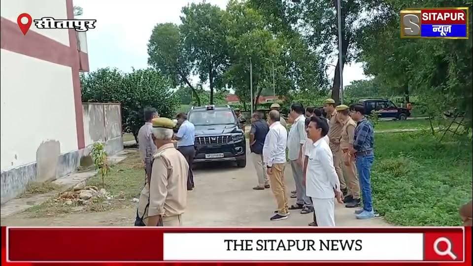 सीतापुर में जवाहर नवोदय विद्यालय के छात्रों का हंगामा, दूसरी मंजिल पर खुद को किया बंद! DM के पहुंचते ही बदला माहौल