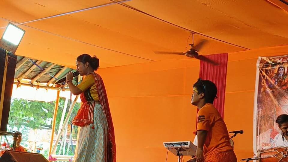 शिव भक्तों को खूम झुमाए
देखिए
बौना बम ने दिल जीत लिया,,,,,
#फेसबुक #महादेव #viralreelsシ #viralreelschallenge #facebookvideo
#FacebookPage