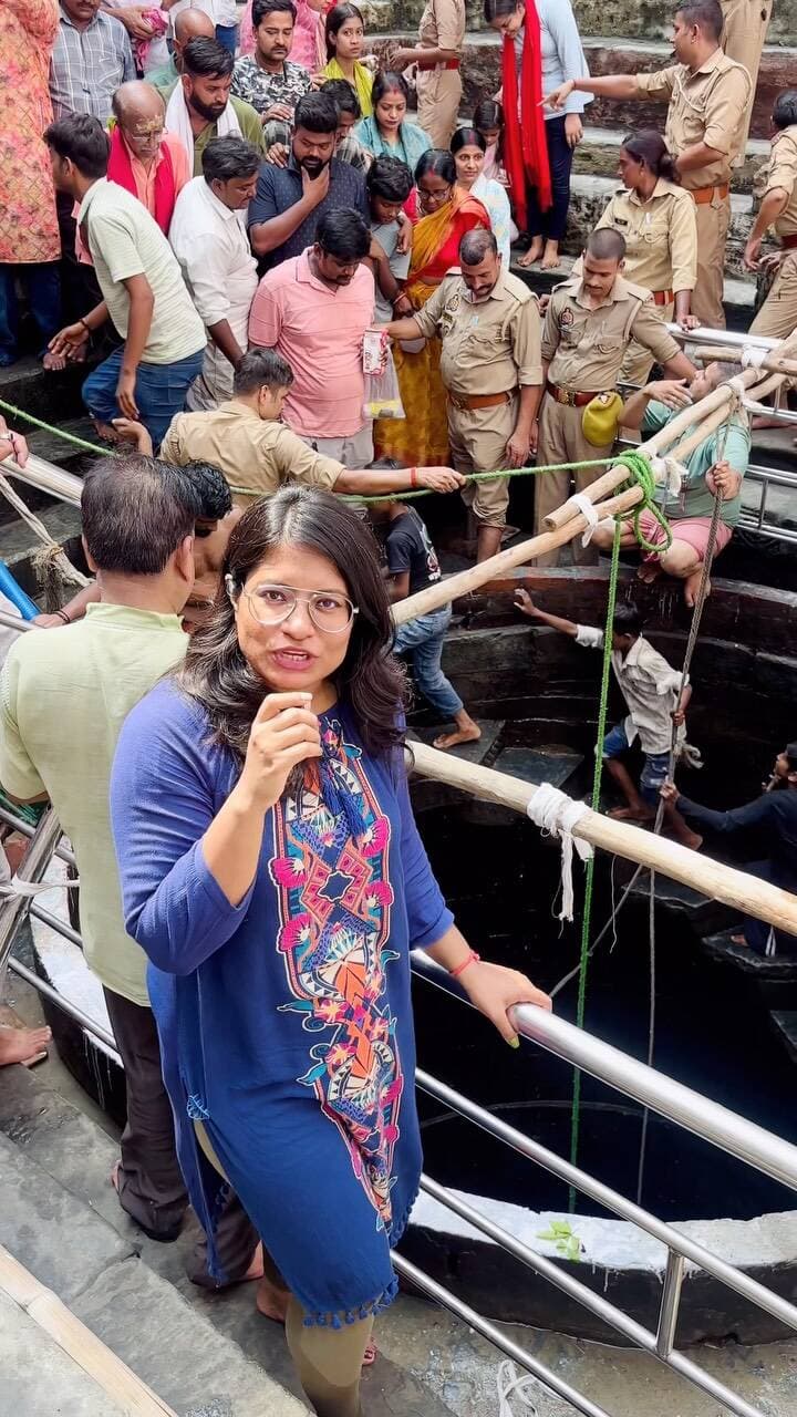 Hidden Shivling of Kashi
#banaras #reels #nagkoop #varanasi #hidden
рдирд╛рдЧ рдкрдВрдЪрдореА, рдирд╛рдЧ рдкрдВрдЪрдореА 2026, рдирд╛рдЧ рдХреБрдЖрдБ, рдирд╛рдЧ рдХреВрдк, рдирд╛рдЧрдХреВрдк, рдирд╛рдЧрдХреБрдЖрдБ рдордВрджрд┐рд░, рдирд╛рдЧ рдХреВрдк рдордВрджрд┐рд░, рдХрд░рдХреЛрдЯреЗрд╢реНрд╡рд░ рдорд╣рд╛рджреЗрд╡, рдХрд░рдХреЛрдЯрдХ рдирд╛рдЧреЗрд╢реНрд╡рд░ рдорд╣рд╛рджреЗрд╡, рдорд╣рд╛рджреЗрд╡, рд╢рд┐рд╡, рднрдЧрд╡рд╛рди рд╢рд┐рд╡, рдирд╛рдЧ рджреЗрд╡рддрд╛, рдмрдирд╛рд░рд╕, рд╡рд╛рд░рд╛рдгрд╕реА, рдХрд╛рд╢реА, рдмрдирд╛рд░рд╕ рдХрд╛ рд░рд╣рд╕реНрдпрдордпреА рдордВрджрд┐рд░, рд╡рд╛рд░рд╛рдгрд╕реА рдХрд╛ рд░рд╣рд╕реНрдпрдордпреА рдордВрджрд┐рд░, рдХрд╛рд╢реА рдХрд╛ рд░рд╣рд╕реНрдпрдордпреА рдордВрджрд┐рд░, рдмрдирд╛рд░рд╕ рдХреЗ рдЫреБрдкреЗ рдордВрджрд┐рд░, рд╡рд╛рд░рд╛рдгрд╕реА рдХреЗ рдЫреБрдкреЗ рдордВрджрд┐рд░, рдХрд╛рд╢реА рдХреЗ рдЫреБрдкреЗ рдордВрджрд┐рд░, рдмрдирд╛рд░рд╕ рдХреА рдЫреБрдкреА рдЬрдЧрд╣, рд╡рд╛рд░рд╛рдгрд╕реА рдХреА рдЫреБрдкреА рдЬрдЧрд╣, рдХрд╛рд╢реА рдХреА рдЫреБрдкреА рдЬрдЧрд╣, рд╕рд╛рд▓ рдореЗрдВ рдПрдХ рдмрд╛рд░ рдЦреБрд▓рдиреЗ рд╡рд╛рд▓рд╛ рдордВрджрд┐рд░, рдирд╛рдЧ рдкрдВрдЪрдореА рдкрд░ рдирд╛рдЧ рдХреБрдЖрдБ, рдирд╛рдЧ рдХреБрдЖрдБ рдХрд╛ рд░рд╣рд╕реНрдп, рдирд╛рдЧ рдХреВрдк рдХрд╛ рд░рд╣рд╕реНрдп, рдЬреИрддрдкреБрд░рд╛ рд╡рд╛рд░рд╛рдгрд╕реА, рдирд╛рдЧ рдХреБрдЖрдБ рдЬреИрддрдкреБрд░рд╛, Hidden Temple, Hidden Place, Hidden Temple in Varanasi, Hidden Places in Varanasi, Hidden Temple in Banaras, Secret Temple, Secret Place, Varanasi Temple, Banaras Temple, Kashi Temple, Ancient Temple, Ancient Temples in Varanasi, Nag Panchami, Nag Kuaan, Nag Koop, Karkoteshwar Mahadev, Mahadev, Shiva, Varanasi, Banaras, Kashi