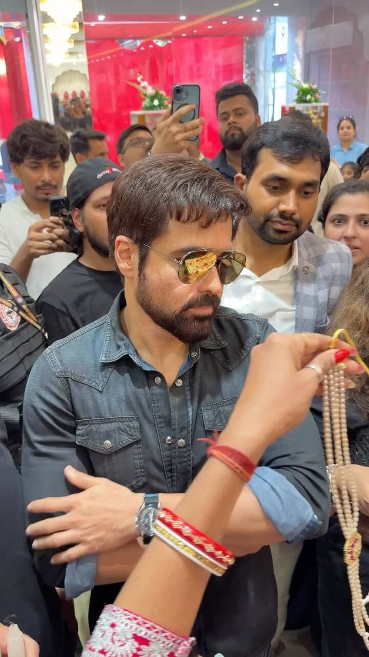 Imran hashmi in ranchi 🥰
#imranhashmi #ranchi #jharkhand #viralvideos #bollywood