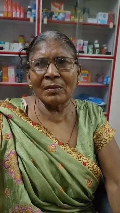 लोहंदी महावीर मंदिर में चेन चोरी की शिकार पीड़ित सुशीला गुप्ता ने बताया....
#todaymirzapur
#LocalNews
#mirzapurnews