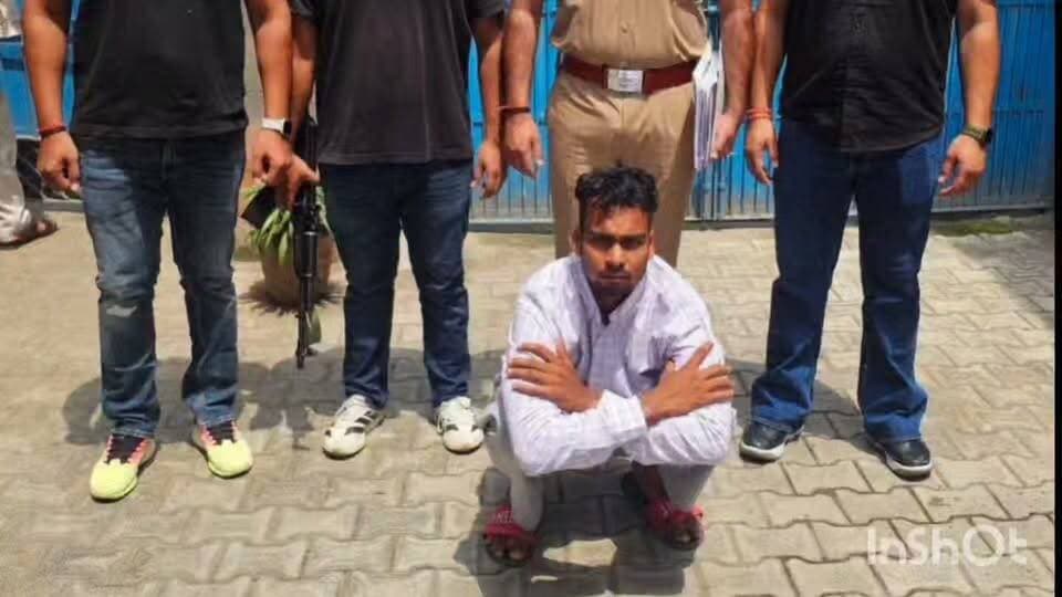 सीआईए वन पुलिस टीम ने थाना बापौली क्षेत्र में यूपी निवासी पीटीआई अवधेश की हत्या आरोपी यूपी से गिरफ्तार किया।
