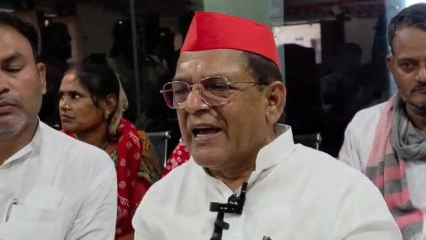 आजमगढ़: पत्रकारों ने पूछा जनता दरबार के लिए सांसद धर्मेंद्र यादव क्यों नहीं दे पाते हैं समय ? सपा जिला अध्यक्ष हवलदार यादव ने कहा सांसद जी के पास बहुत काम है