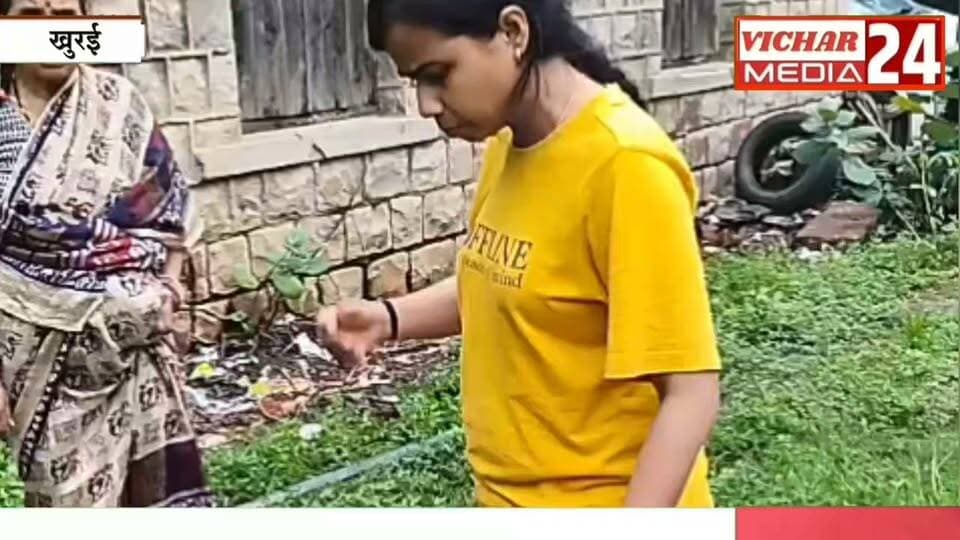 महिला सब इंजीनियर ने कर्मचारी को जड़ा थप्पड़; VIDEO वायरल #khurainews #karmchari #injeniyarmedam #maarpeet #janpad #vidioviral #nagarpalikamemes