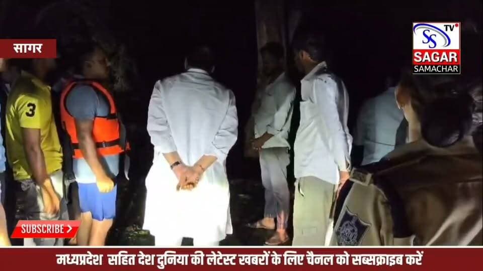 आपचंद गुफा में नदी के टापू पर फंसे 9 युवक-युवतियों का देर रात रेस्क्यू #cmomadhyapradesh #PMOofIndia