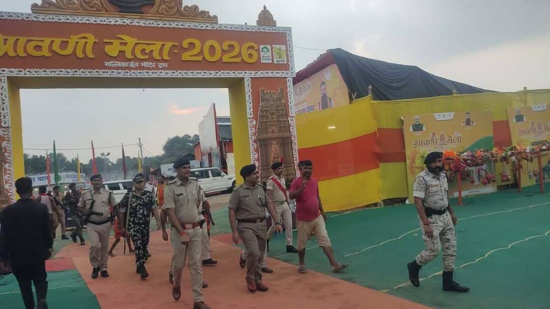 #श्रावणी मेला के दौरान बांका एसपी ने कांवरिया पथ पर सुरक्षा व्यवस्था का लिया जायजा
#followmeonfacebook #highlightseveryonefollowers