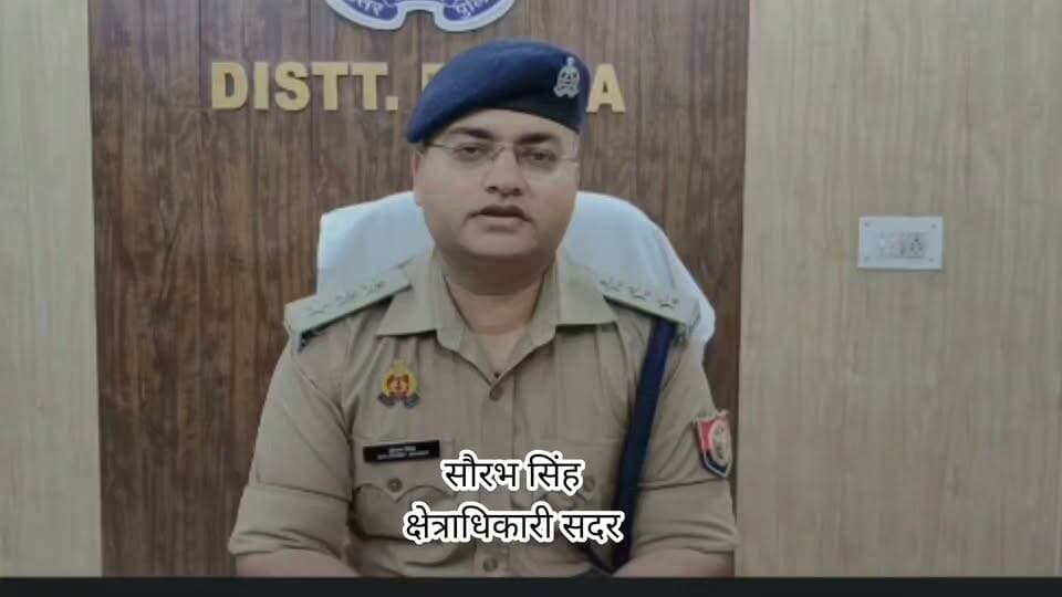 अरबई गांव में नाले में डू*बने से बच्चे की मौ*त
बांदा के थाना कोतवाली नगर क्षेत्र के ग्राम अरबई में नाले में नहाते समय दो बच्चे डू*ब गए। सूचना पर पुलिस ने स्थानीय गोताखोरों और ग्रामीणों की मदद से एक बच्चे को सुरक्षित ब*चा लिया, जबकि दूसरे बच्चे की दुखद मृत्*यु हो गई।
पुलिस ने मृ*तक बच्चे के श*व को पोस्टमा*र्टम के लिए भेज दिया है। मामले में अग्रिम विधिक कार्रवाई प्रचलित है।
वीडियो बाइट — क्षेत्राधिकारी सदर सौरभ सिंह
#बांदा #अरबई #UPPolice #Bundelkhand
