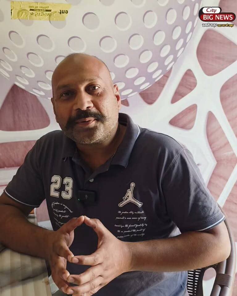 बाबा बोला मैं नहीं डरता किसी से हाथों की रेखाओं में कुछ नहीं होता सब माथे पर लिखा होता है #astrology