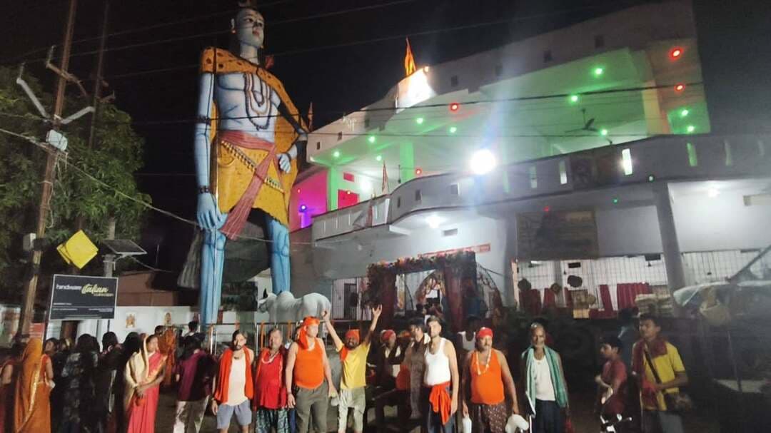 रेवा से जलबोझी कर बाबा भद्रेश्वर नाथ के दरबार पहुंचे सैकड़ों ग्रामीण, हर-हर महादेव से गूंजा पताही
#सावन_की_चौथी_सोमवारी #बाबा_भद्रेश्वर_नाथ #जलबोझी #मुजफ्फरपुर