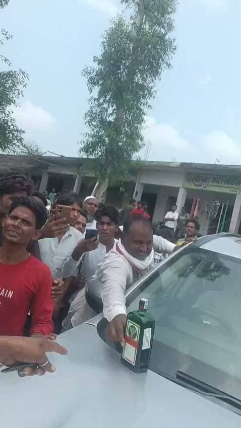 कोतवाली मोहम्मदी क्षेत्र के रसूलपुर गांव के निकट कार और आटो रिक्शा की जबरदस्त टक्कर में एक महिला की हालत गंभीर दो घायल
#LakhimpurKheri #UPNews