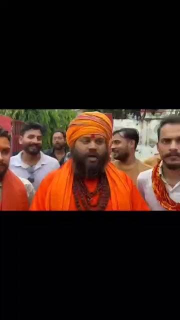 भाई की सांसों पर संकट, आरोपी अब भी फरार.. इंसाफ़ की आस में लिलौटीनाथ मंदिर के महंत रोहित गिरि के साथ कोतवाली सदर पहुंचा परिवार
लखीमपुर के मोहल्ला हिदायतनगर निवासी सुनील सिंह को गोली मारे जाने का मामला