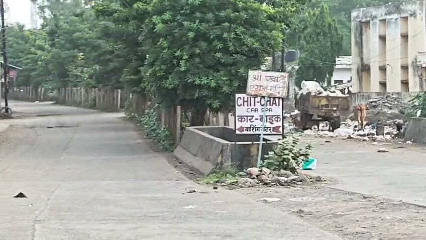 TIMES MP DEWAS
3:50 लाख तक की आबादी के शहरों में स्वच्छता में नंबर वन रैंक देवास की है लेकिन जमीनी हकीकत यहां कुछ और बयां कर रही है... यह जो तस्वीर देख रहे हैं यह देवास की ही है... जो सोशल मीडिया पर वायरल है...
नगर निगम के लापरवाह अधिकारी कर्मचारियों को इस और विशेष ध्यान देने की जरूरत है...