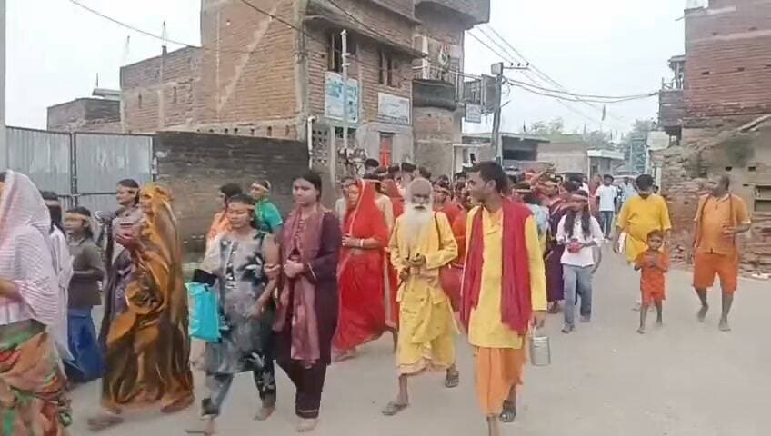 बोल बम के नारों से गूंजा मानवघाट खिरियावा।