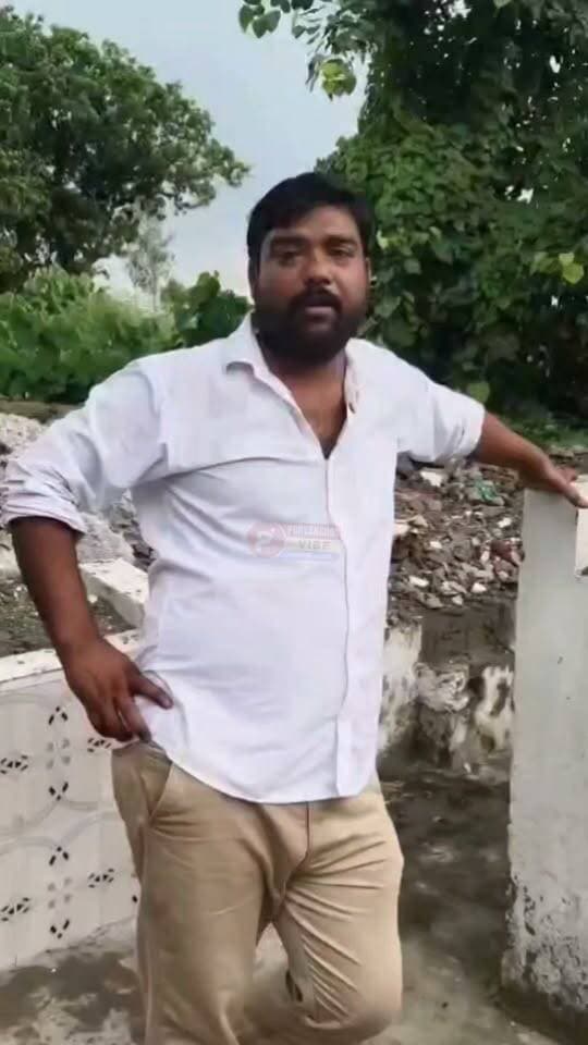 ब्रेकिंग देवरिया—
➡️ सरकारी प्राथमिक स्कूल का वीडियो वायरल करना युवक को पड़ा भारी
➡️ डमर भिस्वा प्राथमिक विद्यालय का वीडियो सोशल मीडिया पर वायरल
➡️ बिना अनुमति अवकाश के दिन स्कूल में प्रवेश कर वीडियो बनाने का आरोप
➡️ रजत सिंह के खिलाफ BEO की तहरीर पर FIR दर्ज
➡️ स्कूल की छबि धूमिल करने और निष्प्रयोग बिल्डिंग के मलबे का वीडियो वायरल करने का आरोप
➡️ शिक्षा विभाग ने वीडियो को बताया भ्रामक
➡️ पुलिस ने मुकदमा दर्ज कर आगे की कार्यवाही में जुटी
➡️गौरी बाजार क्षेत्र के डमर भीसवा प्राथमिक स्कूल का मामला