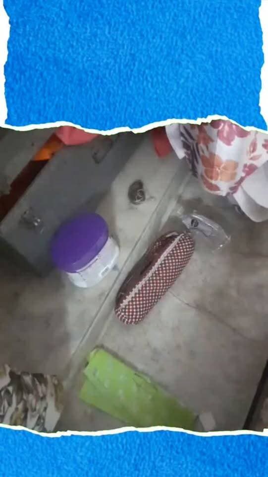 उदयपुर के प्रतापनगर थाना क्षेत्र में मकान का ताला तोड़कर चोरी का मामला सामने आया है। मीरा नगर-3, पुराने आरटीओ क्षेत्र निवासी व्यक्ति ने पुलिस को शिकायत दी है। पीड़ित के अनुसार, 22 अगस्त की रात वह परिवार सहित गांव गया था। अगले दिन सुबह करीब 8 बजे पड़ोसियों से मकान में चोरी होने की जानकारी मिली। चोर घर से सोने की कानों की जोड़ी, अंगूठियां, दो सोने की चेन, सोने की चूड़िया, मोती सहित अन्य जेवरात, चांदी की पायल, 10 चांदी के सिक्के और करीब 80 हजार रुपए नकद चोरी कर ले गए। पीड़ित ने प्रतापनगर थाने में मामला दर्ज कर चोरी का सामान बरामद करने की मांग की है। पुलिस ने जांच शुरू कर दी है।
#UdaipurNews #Pratapnagar #CrimeNews #UdaipurPolice #RobberyCase