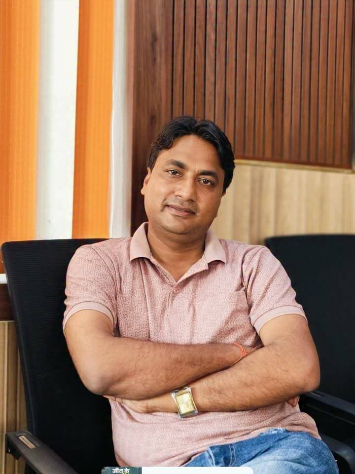 कागज की कश्ती में सवार है हम,
फिर भी कल के लिये परेशान है हम..!