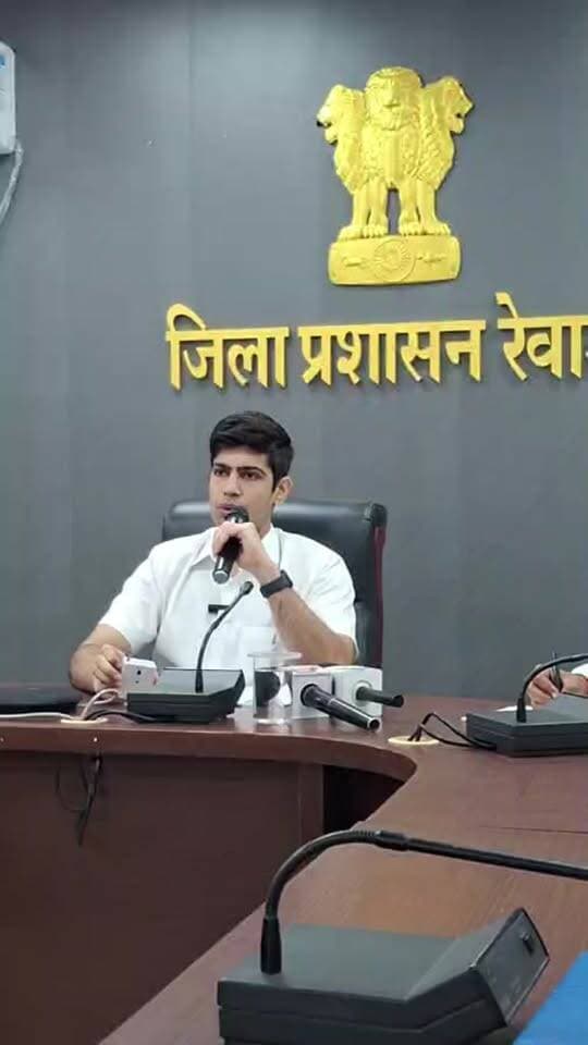 रेवाड़ी में आयोजित होने वाली राज्य स्तरीय#हॉफ मैराथन को लेकर महत्वपूर्ण जानकारी साझा करते हुए#DC अभिषेक मीणा