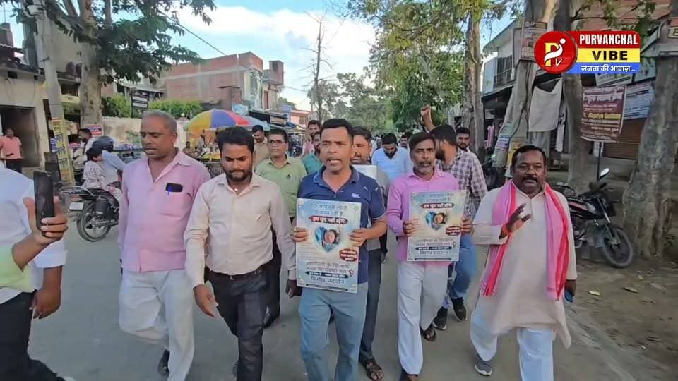 Breaking कुशीनगर
- नवजात बच्ची की मौत पर अस्पताल पर गंभीर आरोप
- कप्तानगंज के निजी अस्पताल में नवजात की मौत का मामला
- प्रसव के बाद बच्ची को बताया गया था स्वस्थ
- बाद में बच्ची को NICU में किया गया भर्ती
- 24 अगस्त की सुबह अस्पताल ने परिजनों को दी बच्ची की मौत की सूचना
- NICU पहुंचने पर बच्ची जीवित और हरकत करती दिखी
- डॉक्टर और स्टाफ पर लापरवाही और मामला दबाने का आरोप
- परिजनों ने पुलिस से निष्पक्ष जांच और दोषियों पर कार्रवाई की मांग
- नवजात की मौत की वास्तविक वजह सामने लाने की उठी मांग
- कप्तानगंज नगर में स्थित सच्चितानंद हॉस्पिटल का मामला।