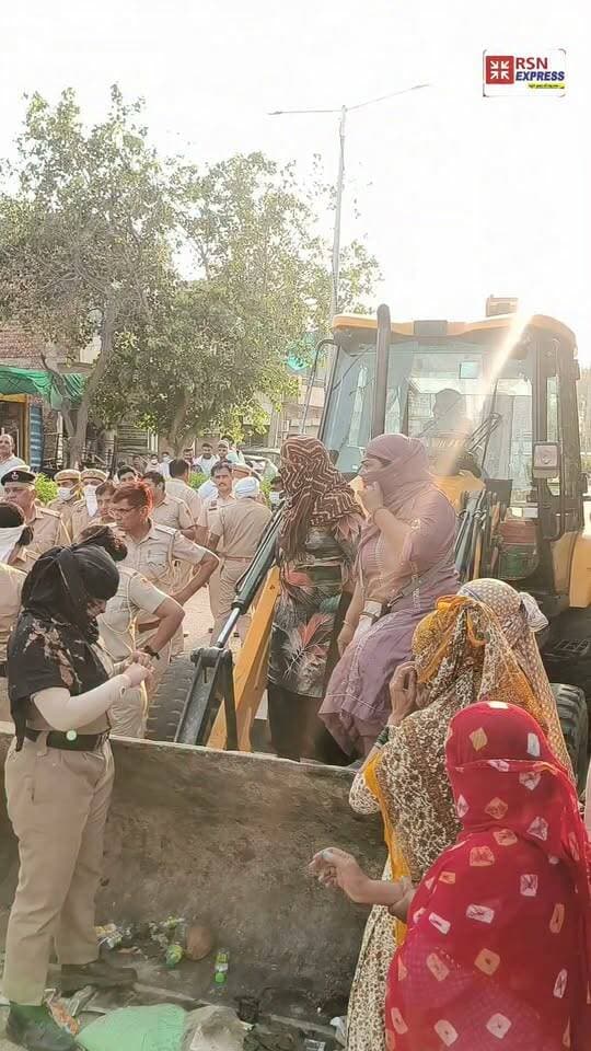नगर निगम के कर्मचारियों की एक बार फिर से हुई पुलिसकर्मियों के साथ झड़क
