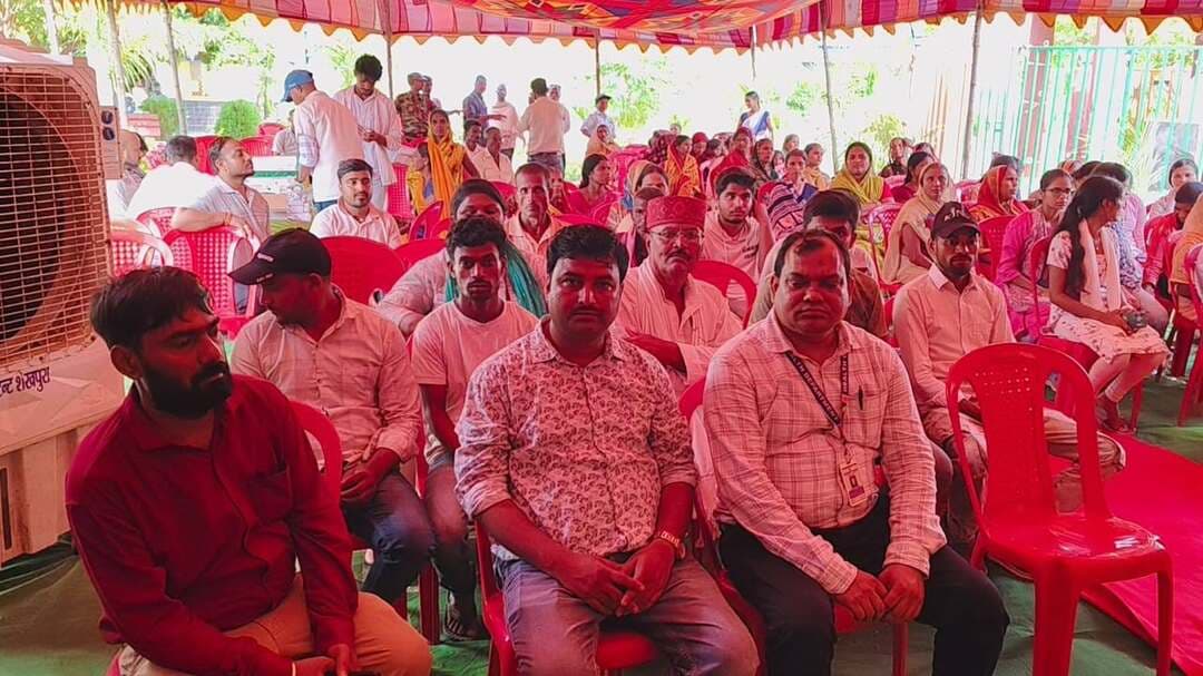 *बहनों का सम्मान सरकार की पहचान कार्यक्रम अंतर्गत सदर अस्पताल, शेखपुरा में अनीमिया मुक्त बिहार विशेष अभियान का शुभारंभ*
*****************************
आज दिनांक 25 अगस्त 2026 को
स्वास्थ्य विभाग, बिहार सरकार द्वारा आयोजित कार्यक्रम का शुभारंभ राज्य स्तर पर माननीय मुख्यमंत्री श्री सम्राट चौधरी द्वारा शुभारंभ किया गया जिसका लाइव प्रसारण के माध्यम से जुड़कर अनीमिया मुक्त बिहार विशेष अभियान के अंतर्गत सदर अस्पताल, शेखपुरा में विशेष कार्यक्रम का आयोजन किया गया। कार्यक्रम के दौरान एनीमिया की रोकथाम, जांच एवं उपचार के प्रति लोगों को जागरूक किया गया तथा लाभार्थियों की हीमोग्लोबिन जांच की गई।
Information & Public Relations Department, Government of Bihar District Administration Sheikhpura Bihar Health Department
CMO Bihar
Apna Sheikhpura
#BahnokaSammanSarkarKiPahchan
#MahilaonKiUnnatiBiharKiPrgati