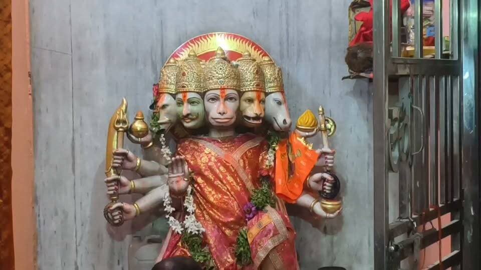 #जहानागंज के जय हनुमान से गूंजा सैयद मोड, सावन के आखिरी मंगलवार को उमडा आस्था का सैलाब दिखा भक्ति का महासंगम हजारों श्रद्धालुओं ने ग्रहण किया महाप्रसाद जय श्री राम से गूंजा आसमान!
