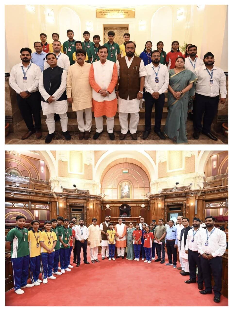 🏛️ विधान भवन का शैक्षिक भ्रमण, विद्यार्थियों ने जाना लोकतंत्र का पाठ
कल S.R.S. मेमोरियल किड्स गार्डन स्कूल, बिधूना (औरैया) के विद्यार्थियों ने उत्तर प्रदेश विधानसभा के अध्यक्ष माननीय श्री सतीश महाना से शिष्टाचार भेंट की और लखनऊ स्थित विधान भवन का शैक्षिक भ्रमण किया।
इस अवसर पर विद्यार्थियों ने विधानसभा की कार्यप्रणाली, लोकतांत्रिक व्यवस्था एवं समृद्ध संसदीय परंपराओं के बारे में विस्तृत जानकारी प्राप्त की।
यह शैक्षिक भ्रमण विद्यार्थियों के लिए ज्ञानवर्धक एवं प्रेरणादायक अनुभव रहा, जिससे उन्हें लोकतंत्र और संसदीय व्यवस्था को करीब से समझने का अवसर मिला। 🇮🇳📚
#SRSमेमोरियल #बिधूना #औरैया #विधानभवन #सतीशमहाना