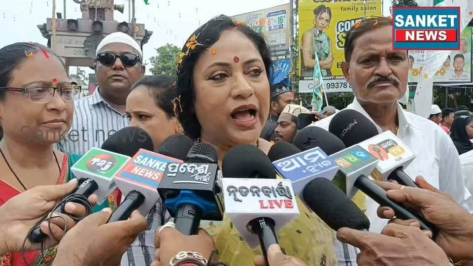 ବାଲେଶ୍ୱର ମହମ୍ମଦ ଜୟନ୍ତୀ ମୋଟର ସାଇକେଲ ଶୋଭଯାତ୍ରା ସିନେମା ଛକରେ ବିଜୁ ଜନତା ଦଳ ପକ୍ଷରୁ ସ୍ବାଗତ ସମ୍ବର୍ଦ୍ଧନା