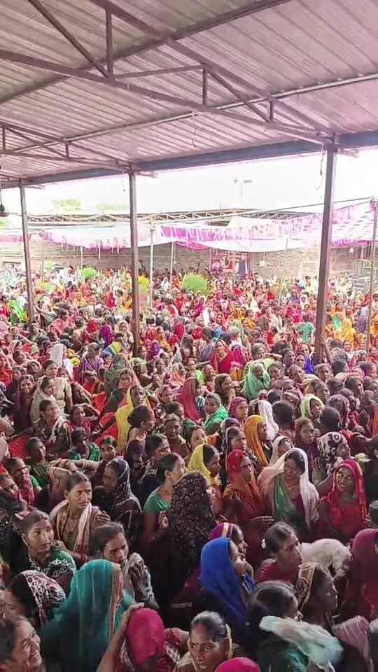 पूर्व विधायक मनोज सिंह डब्लू का कमालपुर में आयोजित रक्षाबंधन और स्नेहमिलन कार्यक्रम