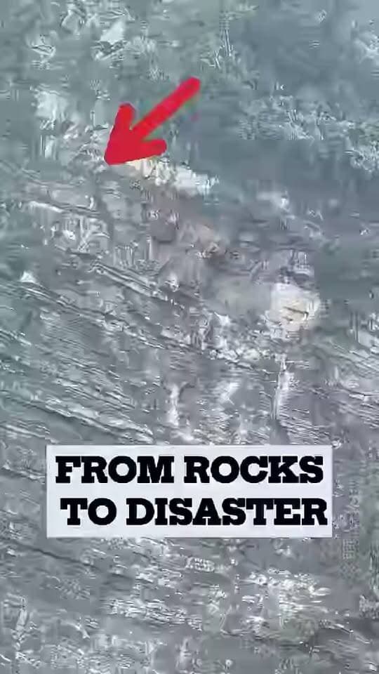 तिब्बत के एक ग्लेशियर के फूटने से नेपाल के सीमावर्ती क्षेत्रों में भीषण बाढ़... वीडियो गौर से देखिए और समझने का प्रयास करिये की कैसे आती आपदा और कैसे फटता बादल
#tibet #nepal #नेपालजलप्रलय #नेपालबाढ़ #NepalFlood