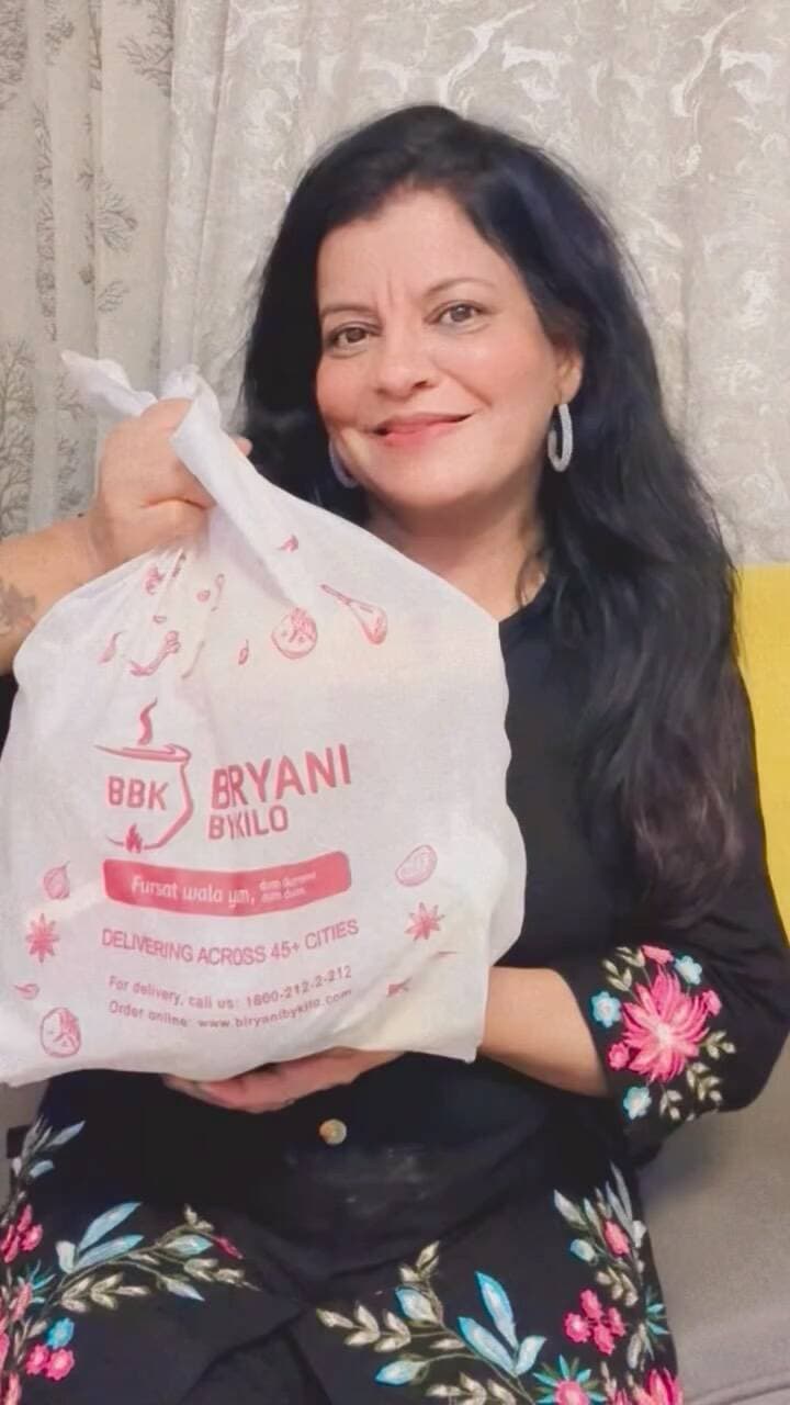 Order hot and fresh dum biryani from @biryanibykilo because it’s not just biryani, it’s an experience 😍😋……
Takeaway Deal: Flat 25 % OFF.
Biryani Party Deal : Unlimited Kebabs+ biryani feast- Starting at ₹499.
Wednesday deal : Two 1/2 kg biryanis starting at just ₹529.
New User Offer : Flat ₹175 OFF on BBK App & Website.
.
.
#biryanibykilo #bbk #biryani #vegbiryani #hydrabadibiryani #biryanilovers #biryanifeast #biryanihandi #crispicornsticks #phirni #dealsfordays #noidafoodblogger #noidafoodiemoodie #fyp #explorepage