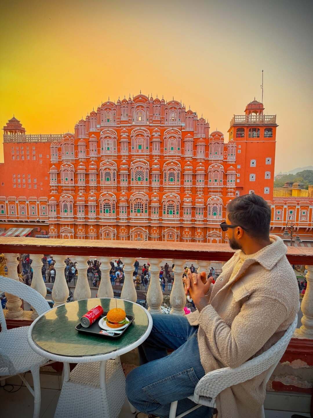 Oooo Sanu
BEST FOOD BLOGGER hi kehnde😚
#foodvlogs #jaipur #hawamahaljaipur #ranchiblogger #jharkhandi