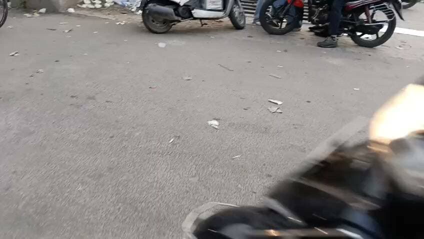 #haridwar : आखिर कहां सो रहा है आबकारी विभाग फिर से लोगों ने दुर्गा चौक पर पकड़ी भारी मात्र में देसी शराब, बड़ा सवाल आखिर हरिद्वार के ठेकों से कैसे निकल रही भारी मात्रा में शराब, हरिद्वार के जिलाधिकारी के आदेशों को नजर अंदाज करता दिख रहा आबकारी विभाग : देखें वीडियो
Haridwar Stambh Vasudev Haridwar Police Uttarakhand Police Dipr Haridwar Uttarakhand DIPR