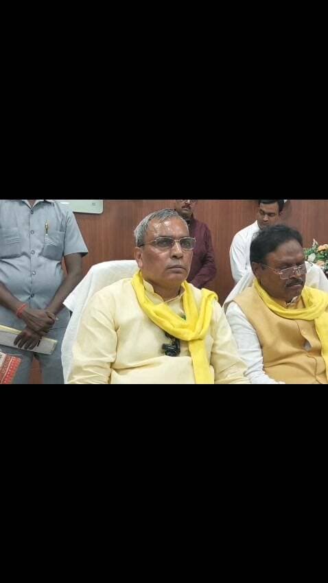 गाजीपुर।
यूपी के मंत्री ओमप्रकाश राजभर का बयान।
जातीय जनगणना पर विपक्ष के आरोप पर बयान।
विपक्ष का काम है विरोध करना,सरकार का काम है अपना काम करना-ओपी राजभर।
पीएम ने जब जातिवार जनगणना की घोषणा की तो विपक्ष में श्रेय लेने की होड़ मच गयी-ओपी राजभर।
आर्थिक आधार पर आरक्षण के सवाल पर बोले ओपी राजभर #GhazipurNews