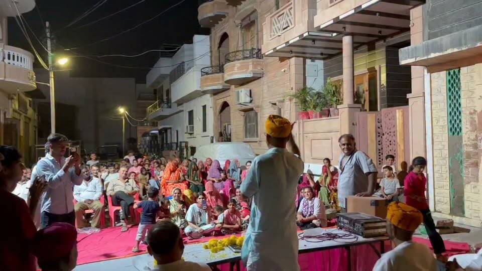 बाड़मेर शहर के नगर परिषद वार्ड संख्या 16 में आगामी निकाय चुनावों को लेकर कार्यकर्ताओं एवं वार्डवासियों के साथ बैठक।
Swaroop Singh Khara BJP Rajasthan Dr Priyanka Chaudhary Aduram Meghwal Manvendra Singh Jasol