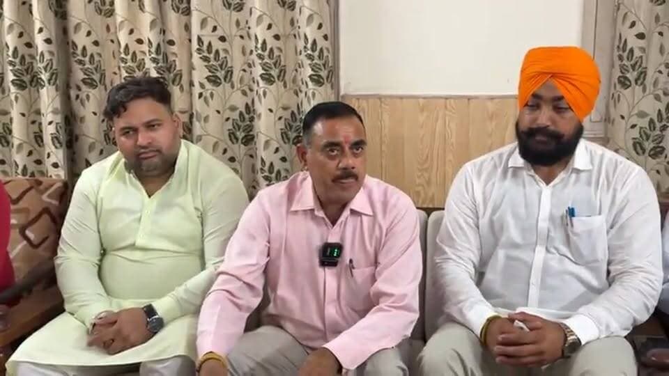 पांवटा मंडल अध्यक्ष हितेंद्र कुमार की प्रेस कॉन्फ्रेंस