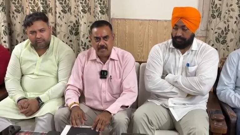 पांवटा बीजेपी के मंडल अध्यक्ष हितेंद्र कुमार ने प्रेस कॉन्फ्रेंस में क्या कहा..