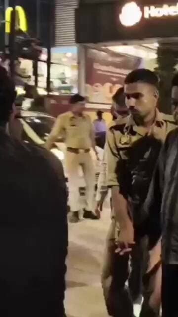अलीगढ़ के नामचीन होटल में जुआ खेलते हुए 17 लोग गिरफ्तार