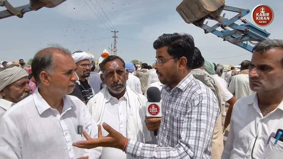 नोहर के दलपतपुरा गाँव में ग्रामीणों ने फूल बरसाय संत रामपाल जी ने भेजी 11लाख की तुड़ी...