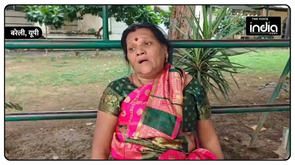 बरेली: मेयर उमेश गौतम की ओर से आयोजित रक्षाबंधन कार्यक्रम में उमड़ी भारी भीड़, महिला की मौत पर उठे सवाल
#bareilly #news #rakshabandhan #hindi #viral