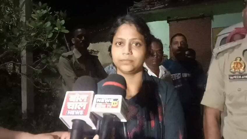 चित्रकूट जिले के पहाड़ी थाना क्षेत्र के चौरा गांव में रात 11:00 बजे पहुंचे जिम्मेदार अधिकारी बाढ़ से प्रभावित लोगों से मिलने और उनको राहत सामग्री देने