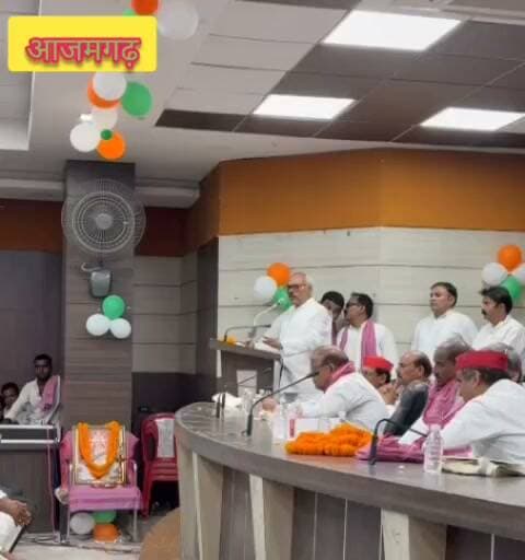 ‘अखिलेश यादव कुत्ते के गले में भी घंटी बांध दें तो उसी को वोट देना है’, सपा MLC के बयान पर सियासी बवाल, आजमगढ़ में शिक्षकों की बैठक के दौरान लाल बिहारी यादव का बयान वायरल, भाजपा नेता जयनाथ सिंह ने साधा निशाना और सार्वजनिक माफी की मांग की
https://abckhabar.in/?p=7893