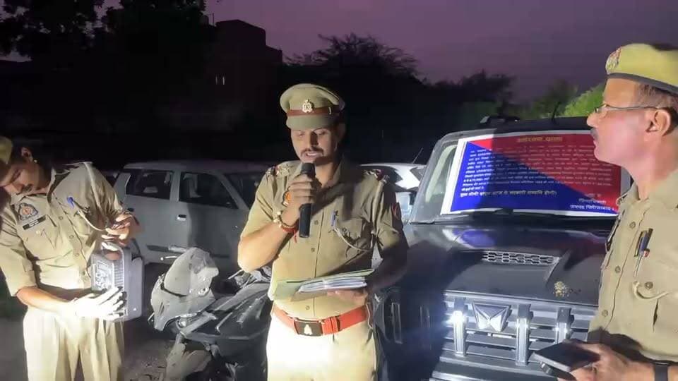 फिरोजाबाद थाना अध्यक्ष मक्खनपुर चमन शर्मा