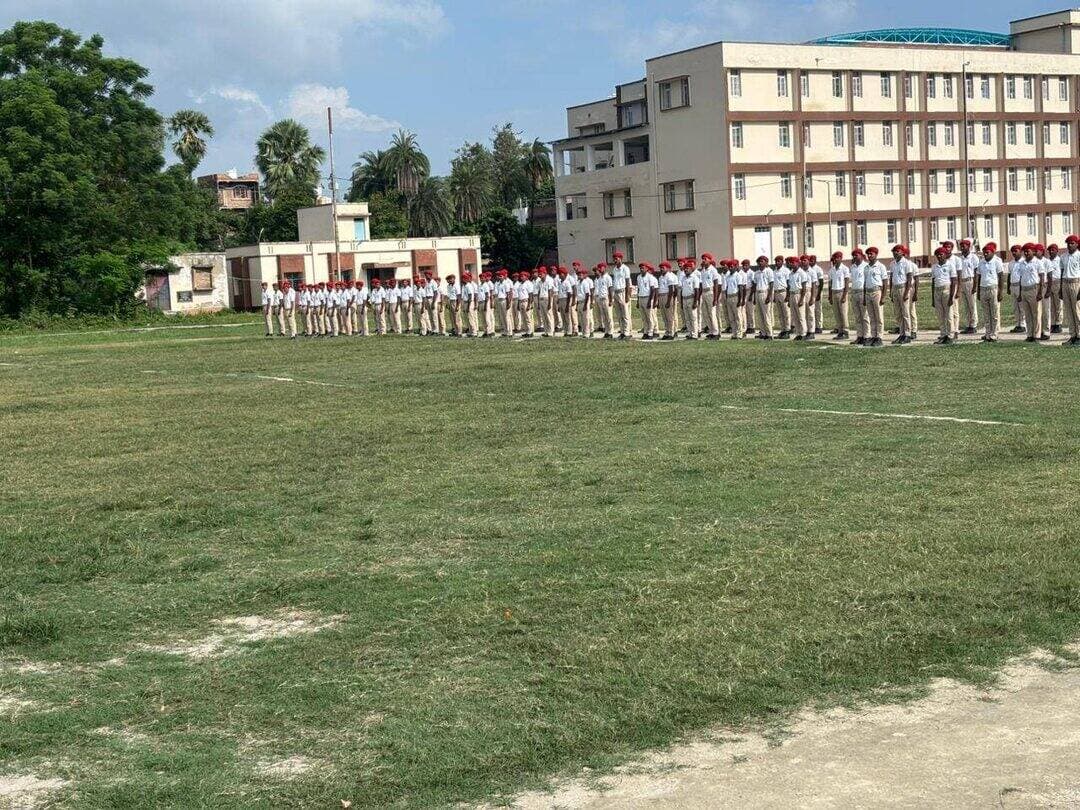 पुलिस लाइन मैदान में प्रशिक्षु सिपाहियों को सिटी एसपी ने दिया मार्गदर्शन, अनुशासन और कर्तव्यनिष्ठा का पाठ