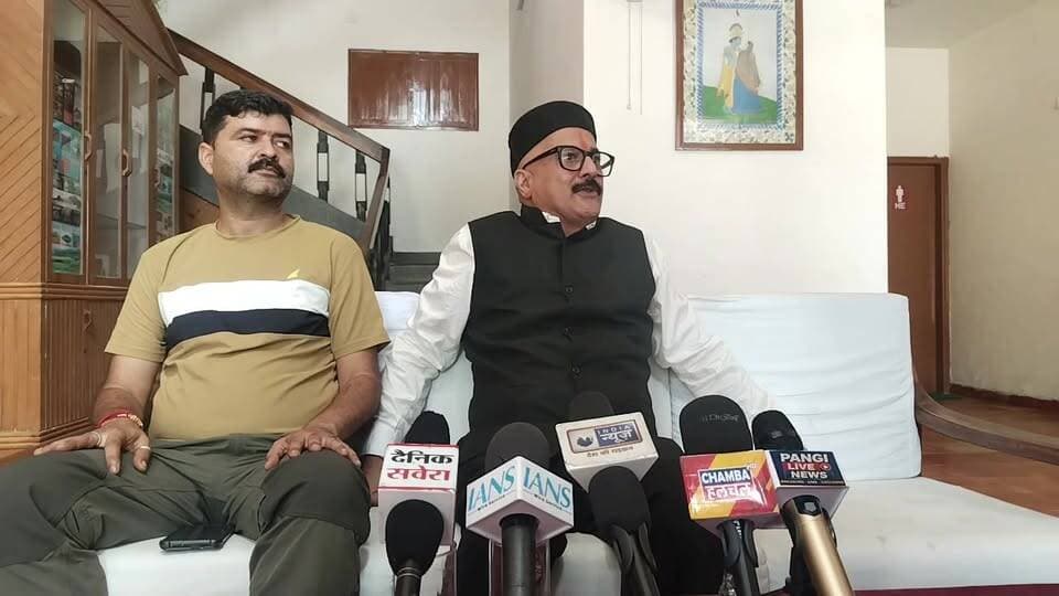 मणिमहेश यात्रा की व्यवस्थाओं पर बड़ा सवाल!
मणिमहेश यात्रा की व्यवस्था को लेकर हिन्दू उत्थान सभा के राष्ट्रीय अध्यक्ष स्वामी भुवनेश्वर शर्मा ने की प्रेसवार्ता। Ajay Himachal News #highlight
#मणिमहेश #मणिमहेशयात्रा #चंबा #हिमाचलप्रदेश #LiveNews
