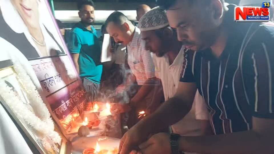 কামৰূপৰ গৰৈমাৰী বজাৰ ব্যৱসায়ী সন্থাৰ উদ্যোগত আৰু ‘সাৰে-গা-মা মিউজিকেল নাইট’ৰ সহযোগত জুবিন গাৰ্গলৈ গভীৰ শ্ৰদ্ধাঞ্জলি নিবেদন।