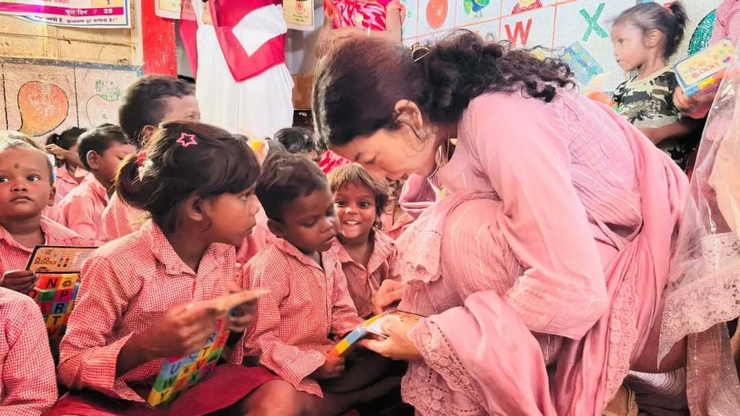 🌸 धरनई के आंगनवाड़ी केंद्र संख्या-215 में आयोजित ‘आंगन का मिलन’ कार्यक्रम की कुछ और खुशनुमा झलकियां—नन्ही मुस्कान, खेल-खेल में सीख और पोषण के संदेश के साथ गूंजा संकल्प “हमारी आंगनवाड़ी, हमारी जिम्मेदारी”। 🎈✨