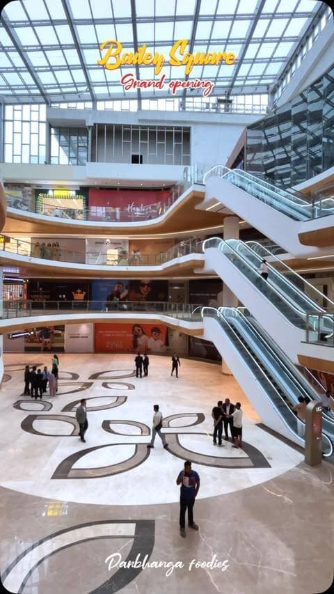 Patna’s biggest Mall Grand opening
.
.
.
#patna #bihar #baileysquare #instagood #shoppingmall